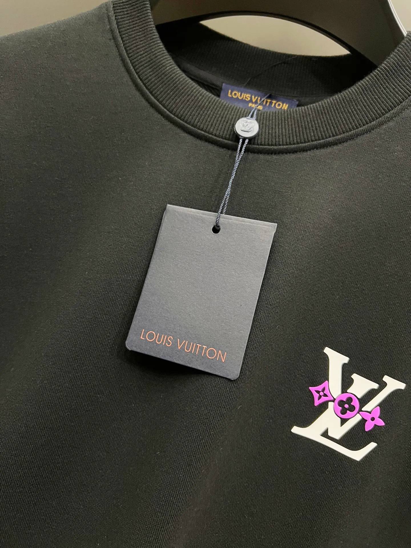 🅿️260 1v Louis* 2025 autumn and winter new style Customized double yarn fabric round neck long-sleeved sweatshirt Classic letter foam technology + three-dimensional silicone design High-end version! The same loose version for men and women S M L XL XXL five sizes color black white